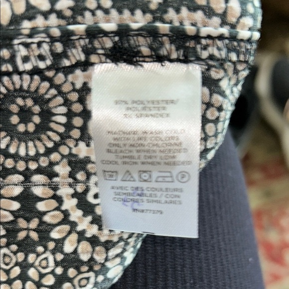 Ann Taylor Black and White Relaxed Flutter Sleeve Top - Picture 9 of 9